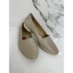 ECCO Comfort Slip On Shoes Flats Cream Beige Neutral US Sz 10 EU 41 Non-Slip New